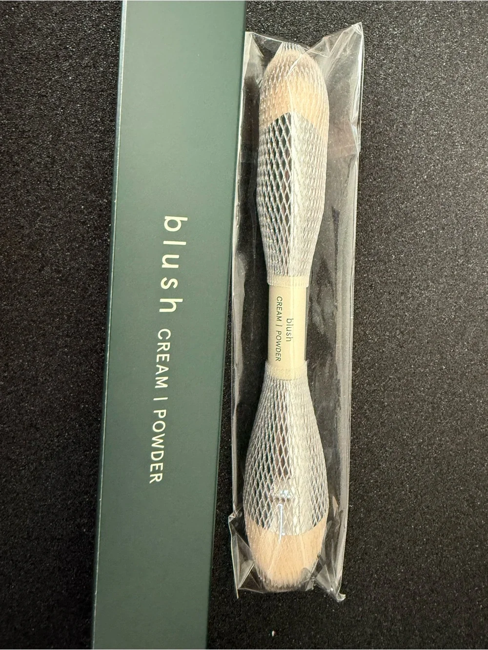 Ciele  dual ended blush brush for cream and powder